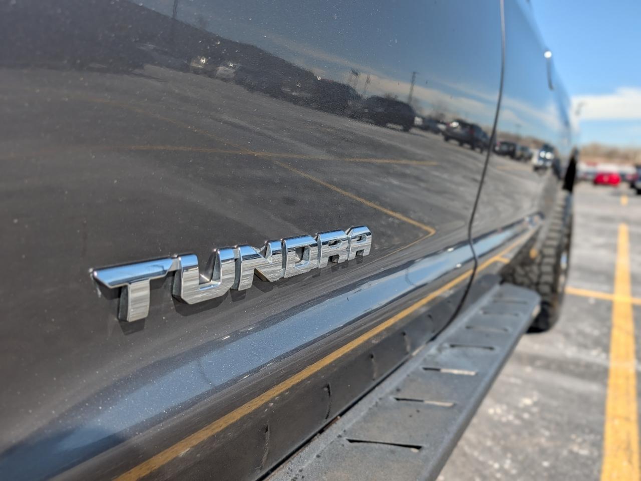 Toyota Tundra SR5 4.6L V8 Double Cab 4WD 2016