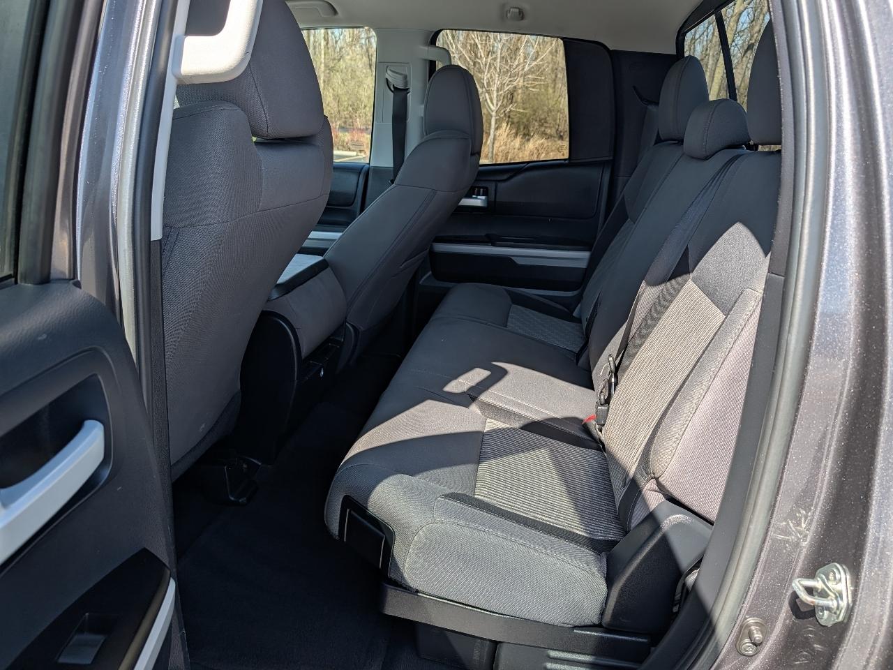 Toyota Tundra SR5 4.6L V8 Double Cab 4WD 2016