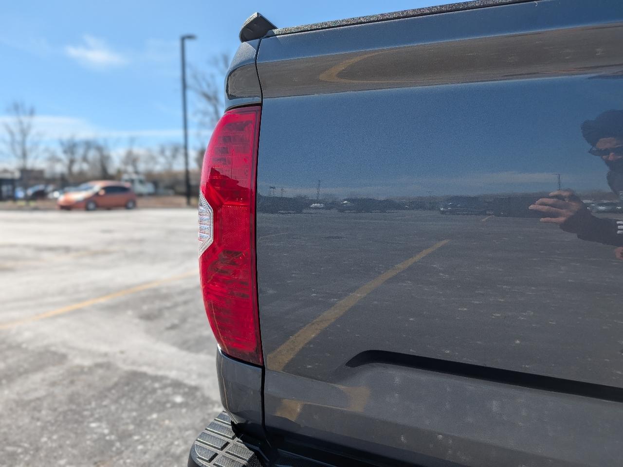 Toyota Tundra SR5 4.6L V8 Double Cab 4WD 2016