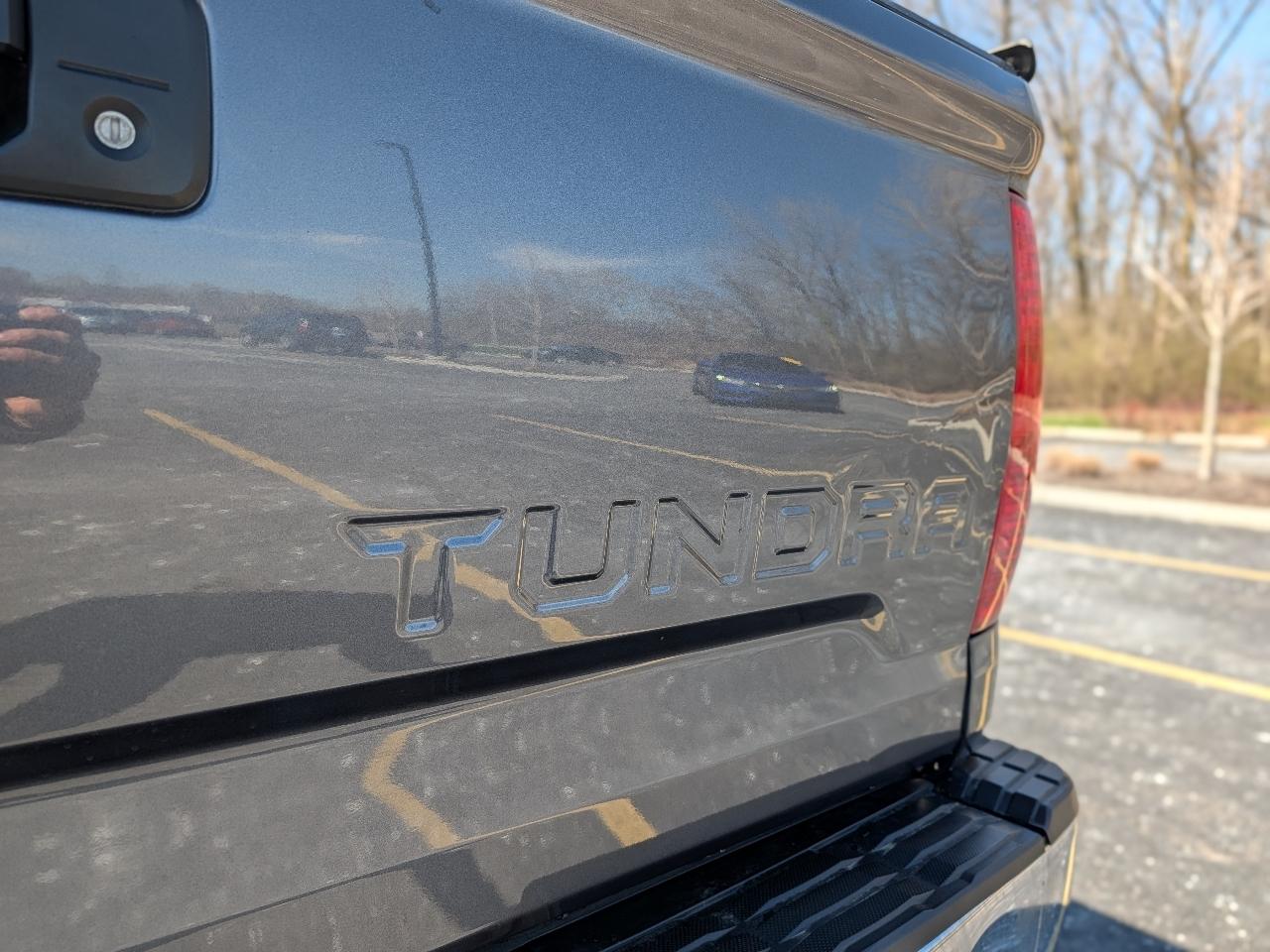 Toyota Tundra SR5 4.6L V8 Double Cab 4WD 2016