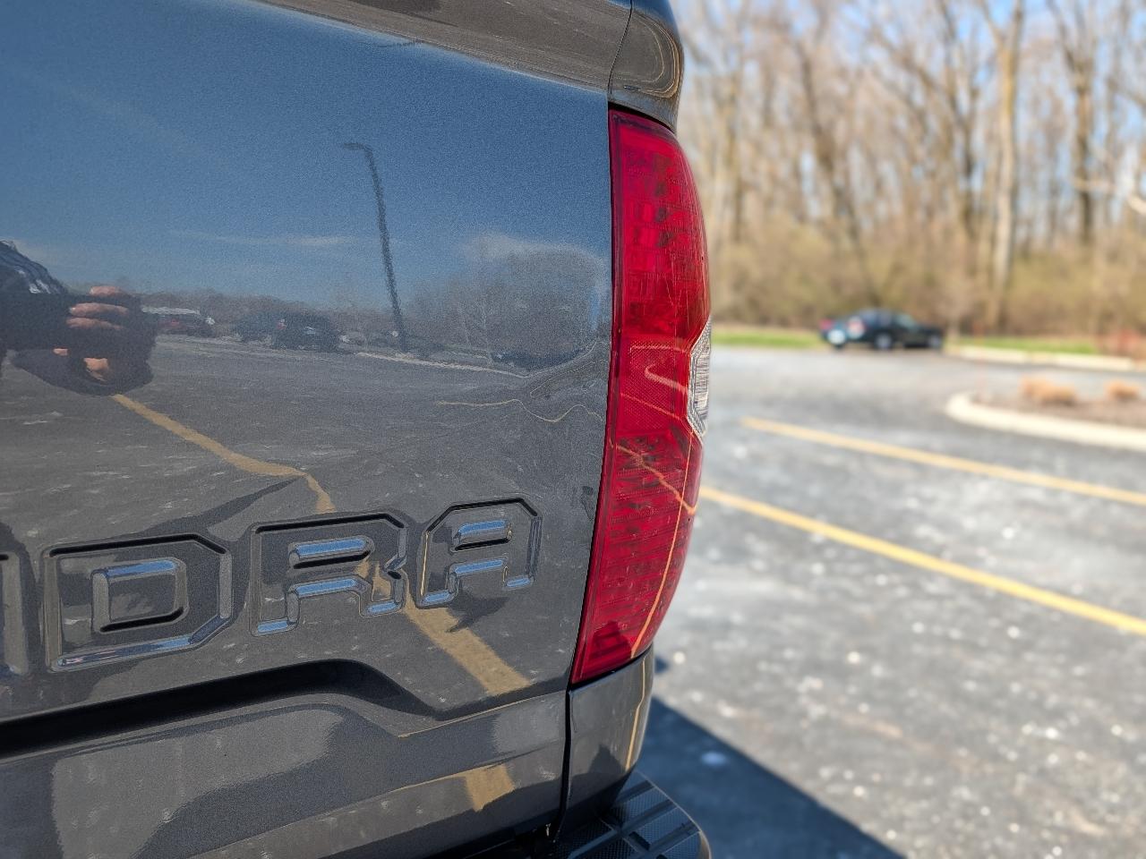 Toyota Tundra SR5 4.6L V8 Double Cab 4WD 2016