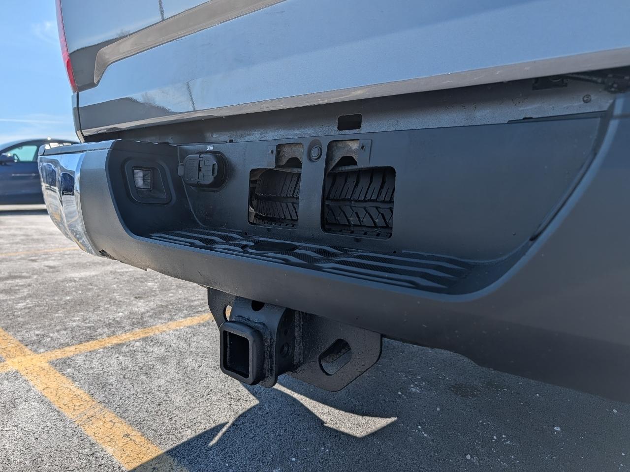 Toyota Tundra SR5 4.6L V8 Double Cab 4WD 2016