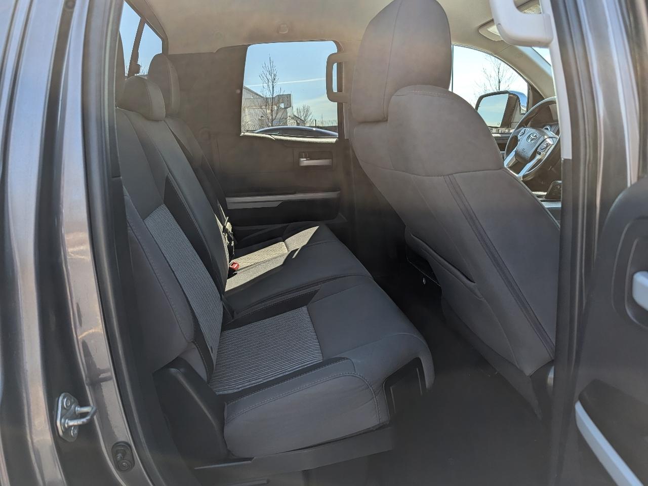 Toyota Tundra SR5 4.6L V8 Double Cab 4WD 2016