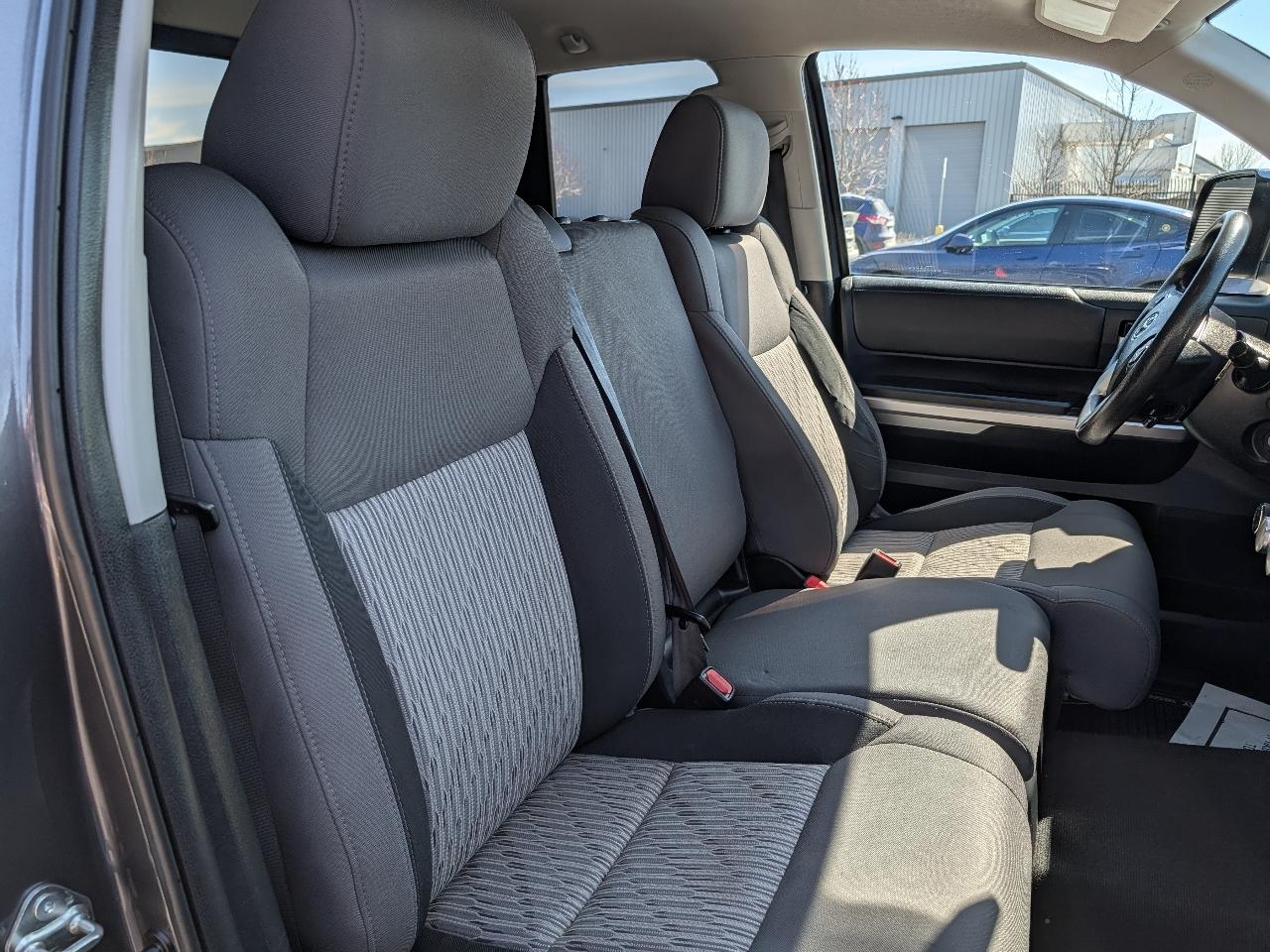 Toyota Tundra SR5 4.6L V8 Double Cab 4WD 2016