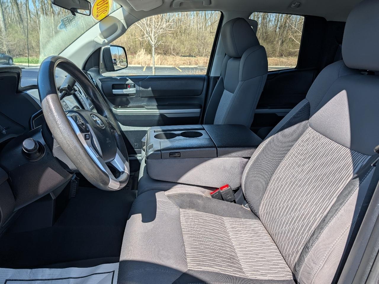 Toyota Tundra SR5 4.6L V8 Double Cab 4WD 2016