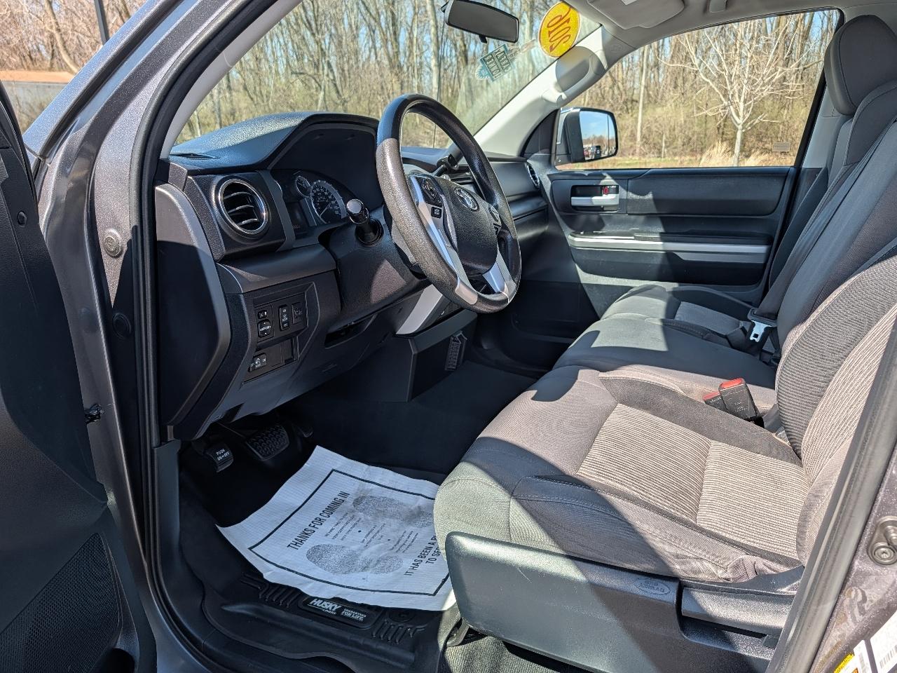 Toyota Tundra SR5 4.6L V8 Double Cab 4WD 2016