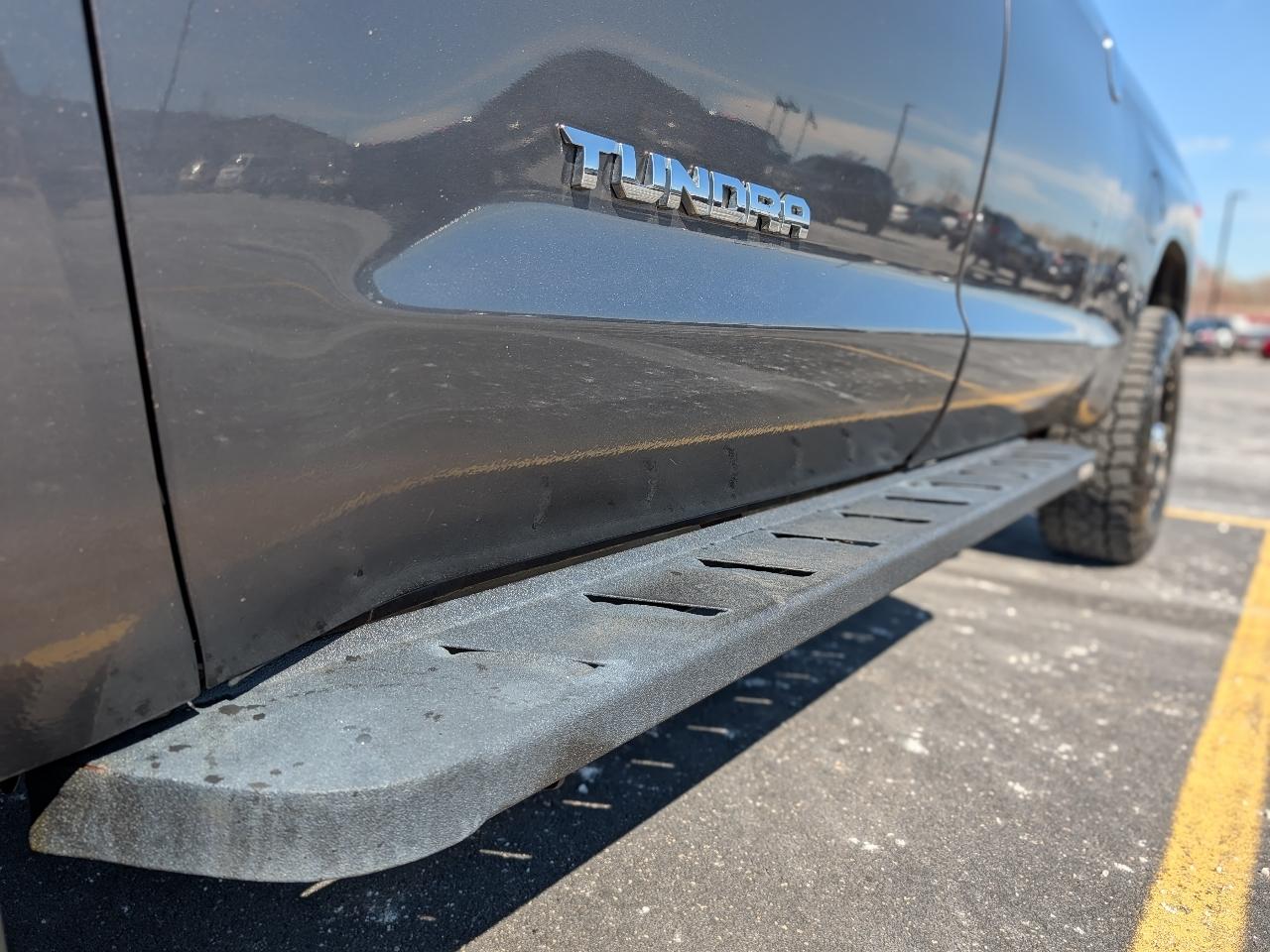 Toyota Tundra SR5 4.6L V8 Double Cab 4WD 2016