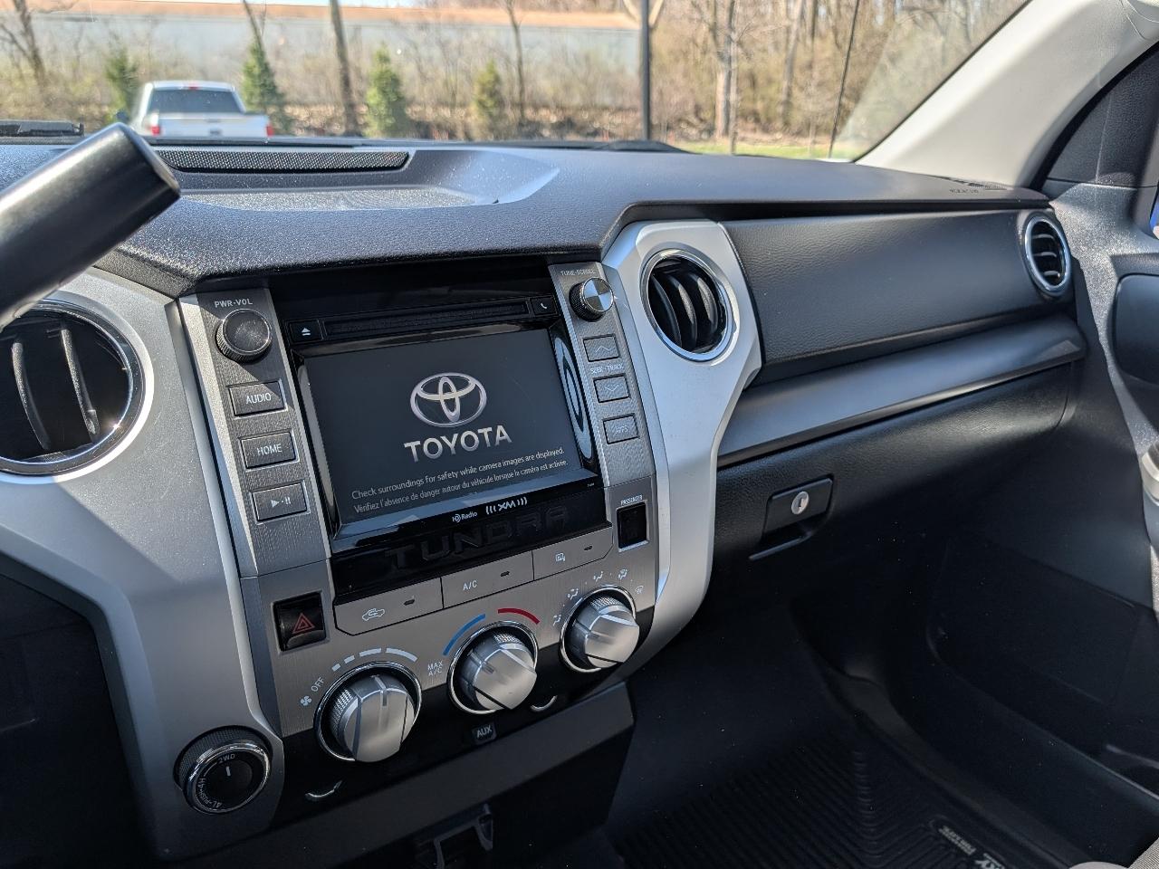 Toyota Tundra SR5 4.6L V8 Double Cab 4WD 2016