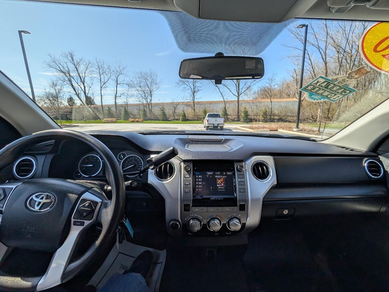 Toyota Tundra SR5 4.6L V8 Double Cab 4WD 2016