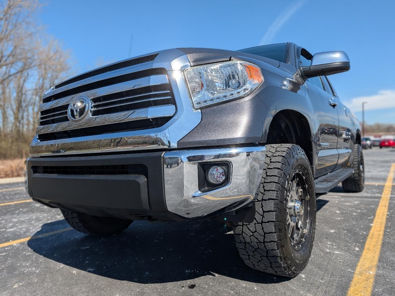 Toyota Tundra SR5 4.6L V8 Double Cab 4WD 2016