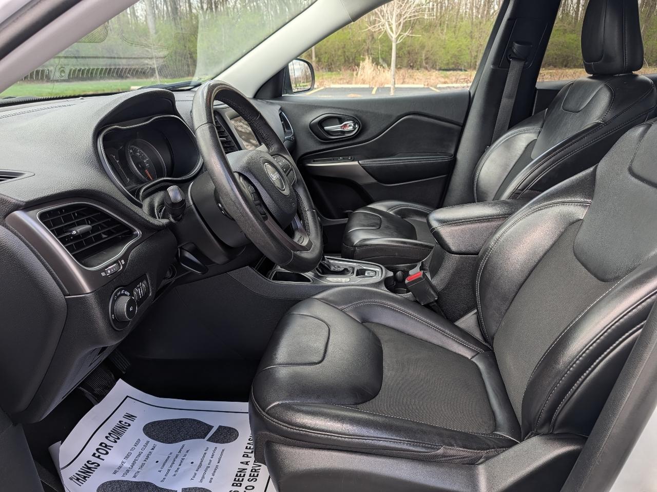 Jeep Cherokee Latitude Plus FWD 2020