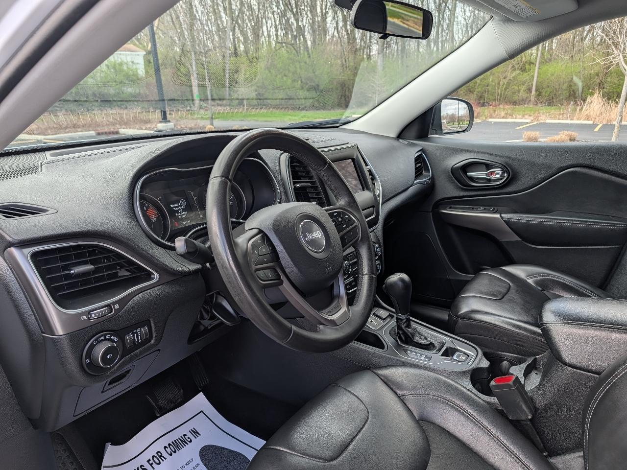 Jeep Cherokee Latitude Plus FWD 2020