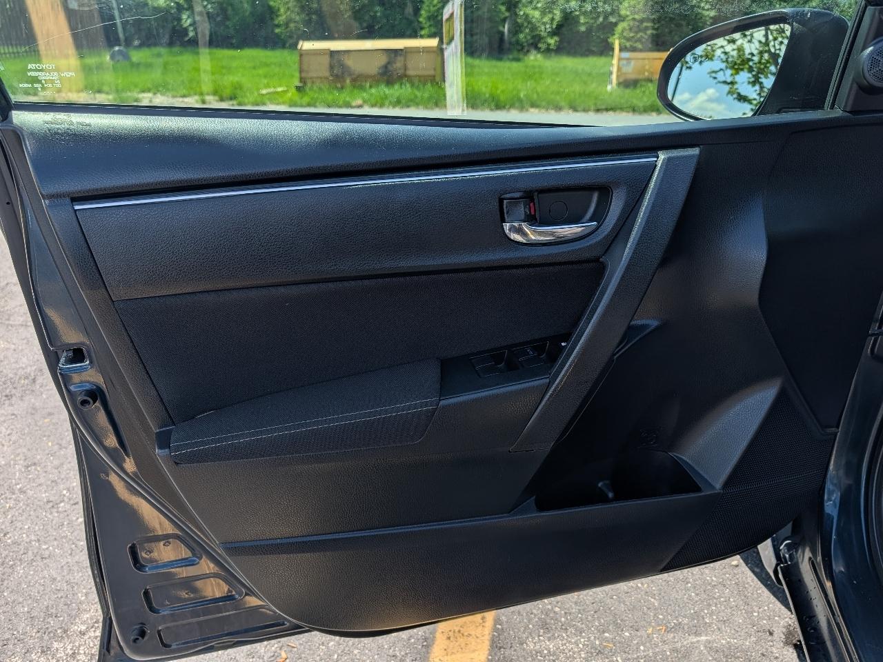 Toyota Corolla XLE CVT 2019