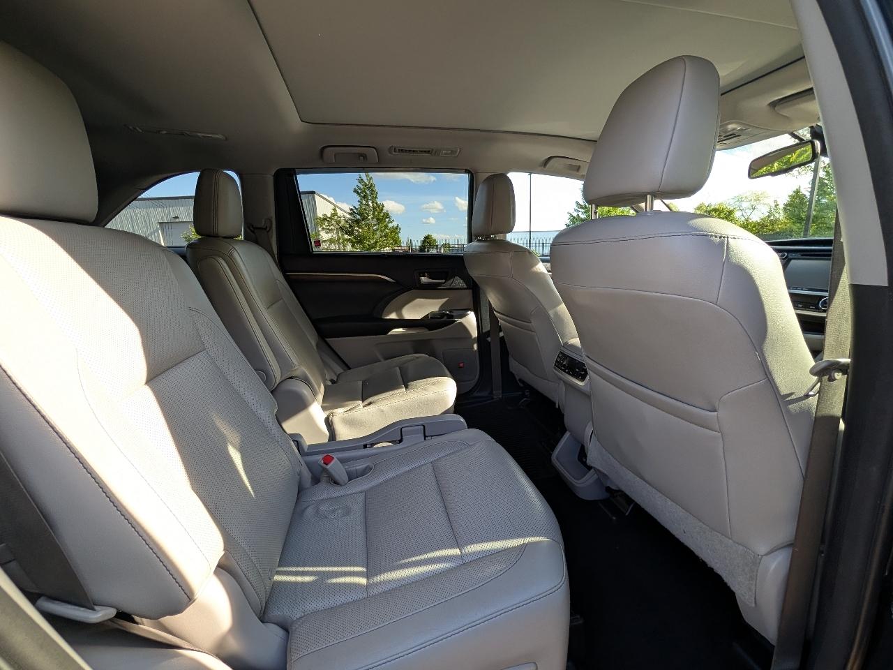 Toyota Highlander Limited AWD V6 2016