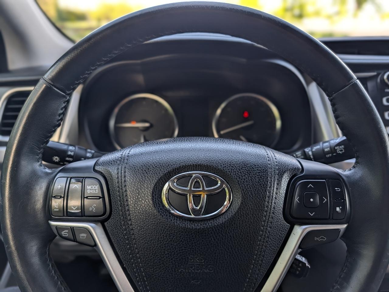 Toyota Highlander Limited AWD V6 2016