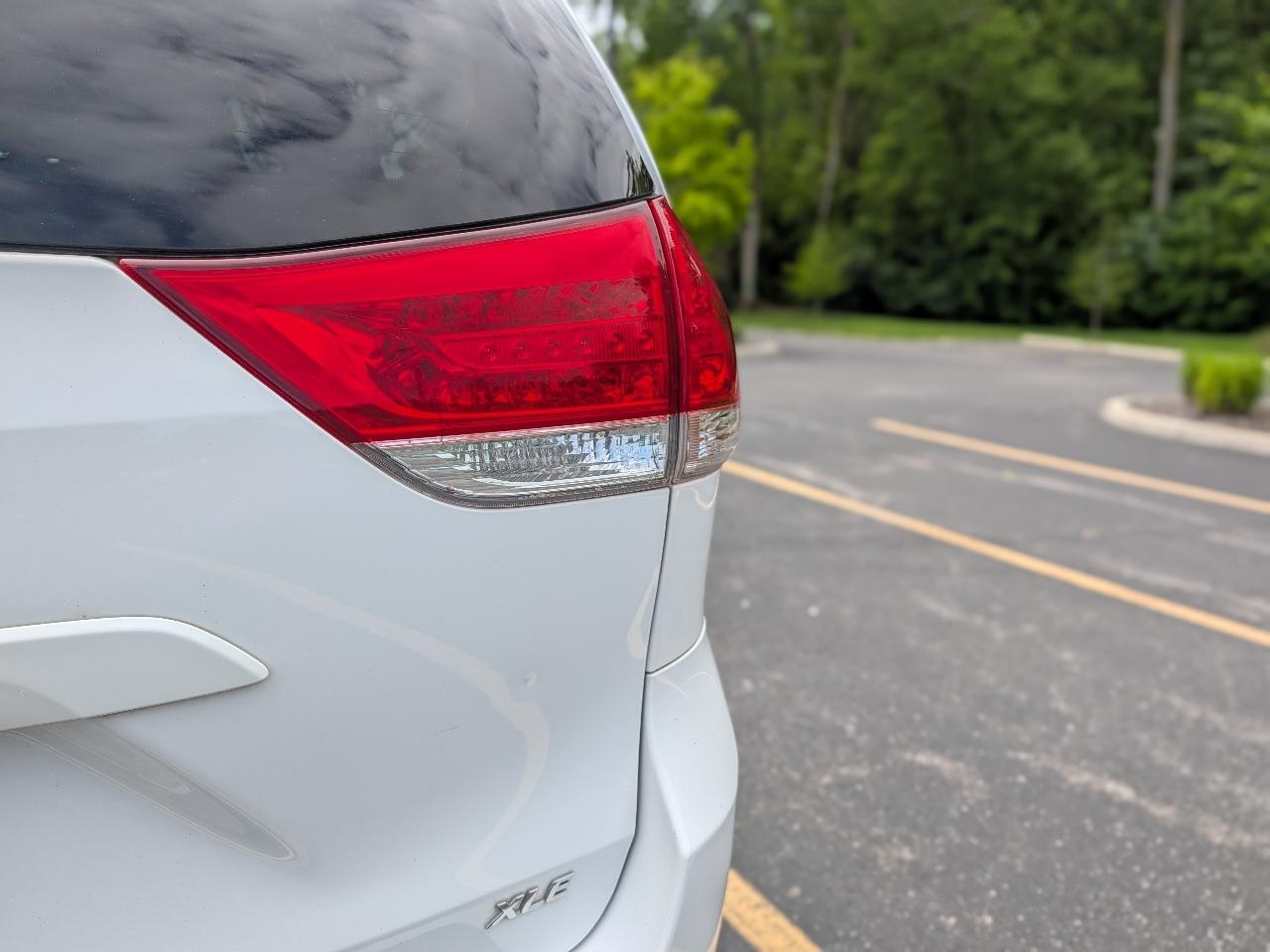 Toyota Sienna XLE FWD 8-Passenger V6 2013