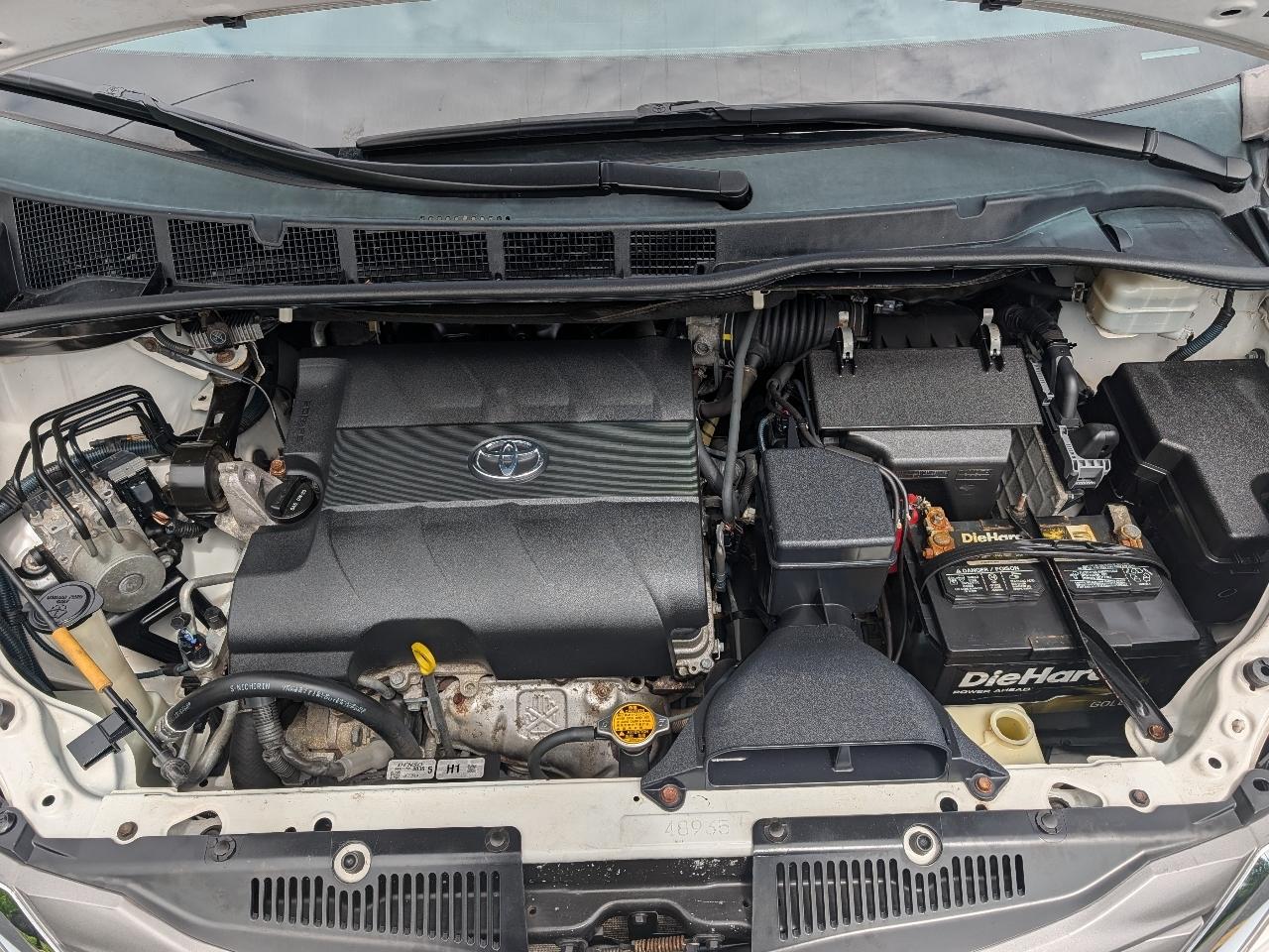Toyota Sienna XLE FWD 8-Passenger V6 2013