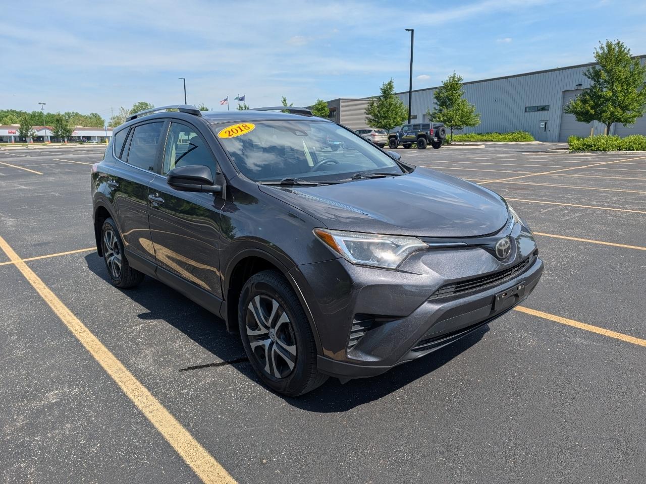 Toyota RAV4 LE AWD 2018