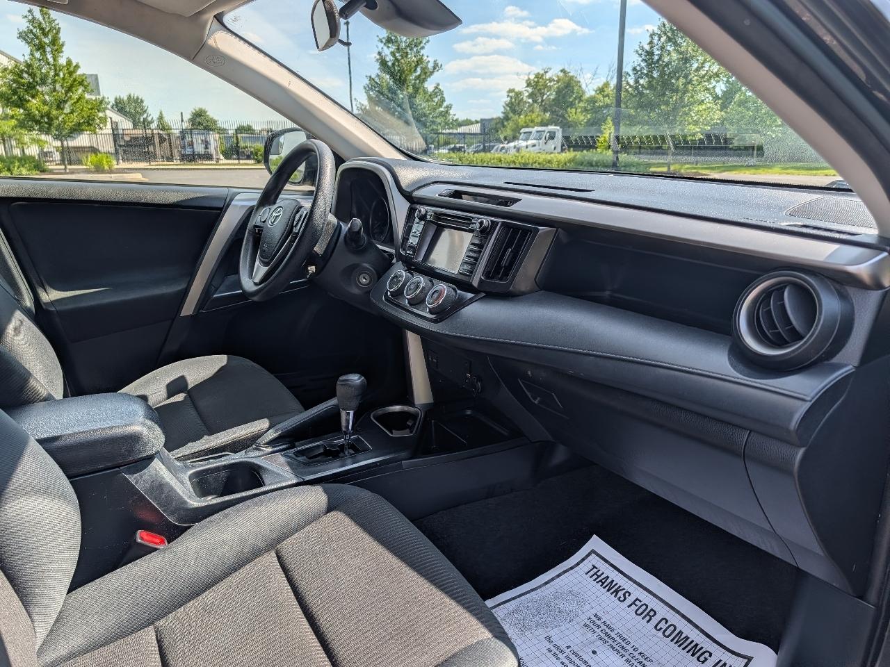 Toyota RAV4 LE AWD 2018