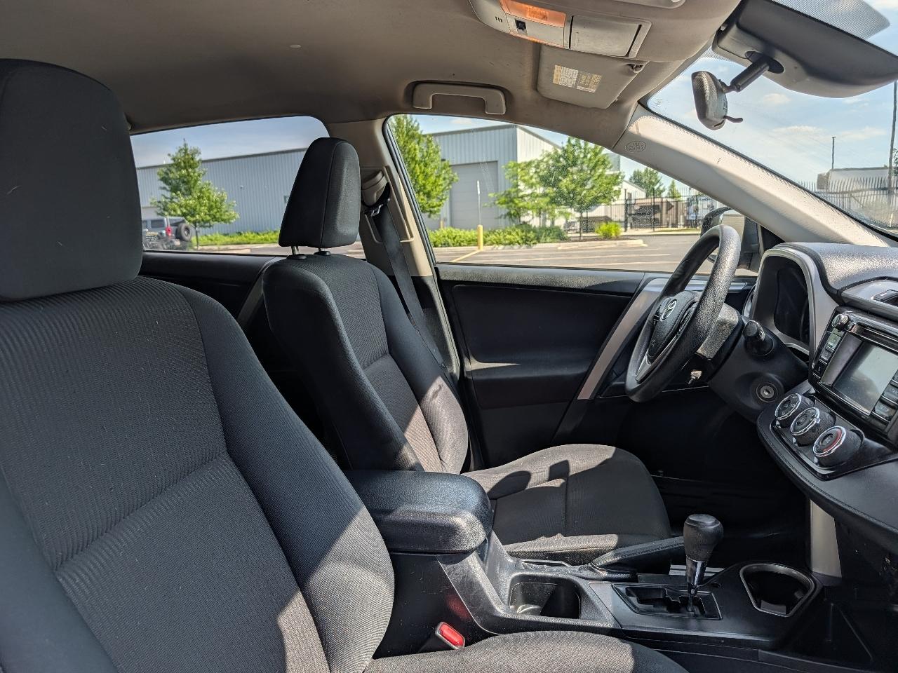 Toyota RAV4 LE AWD 2018