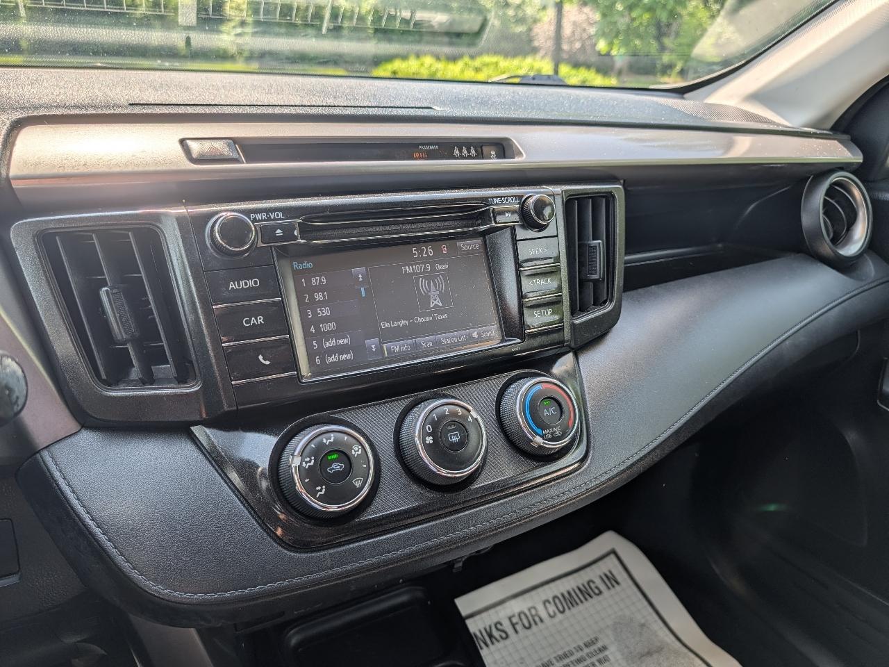 Toyota RAV4 LE AWD 2018