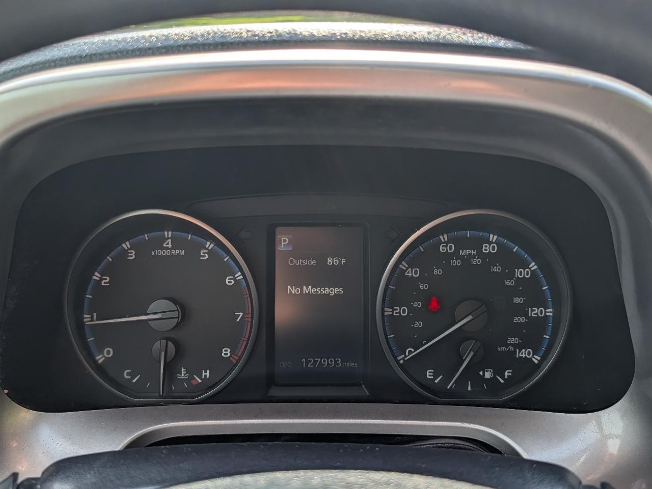 Toyota RAV4 LE AWD 2018