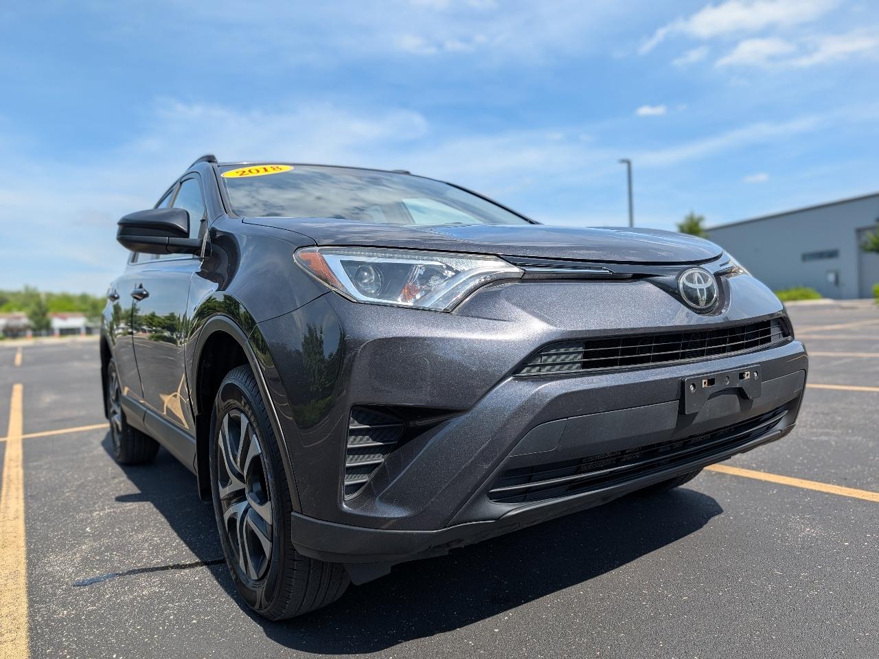 Toyota RAV4 LE AWD 2018
