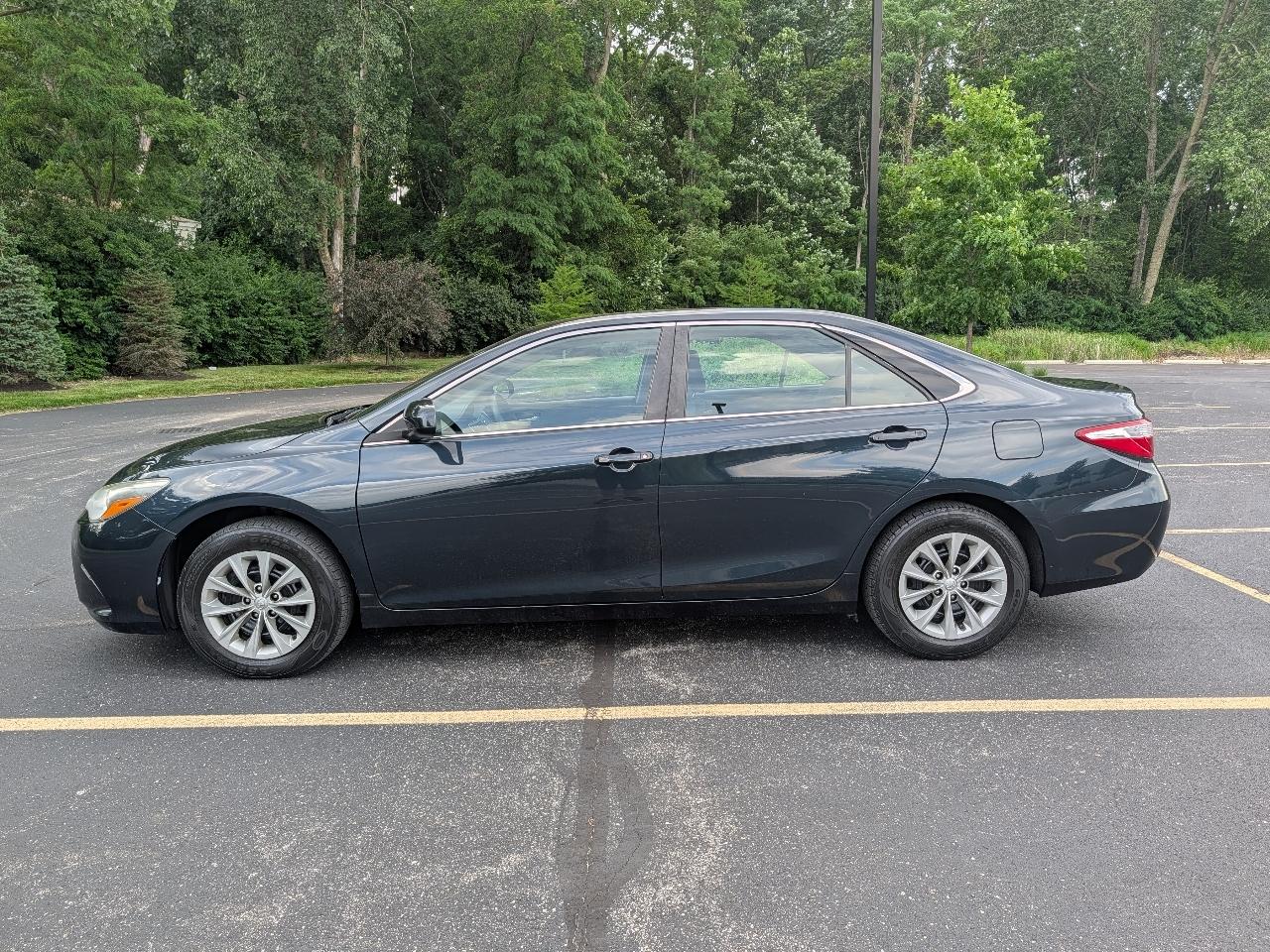 Toyota Camry LE (Natl) 2017