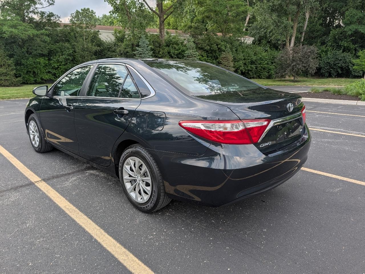 Toyota Camry LE (Natl) 2017