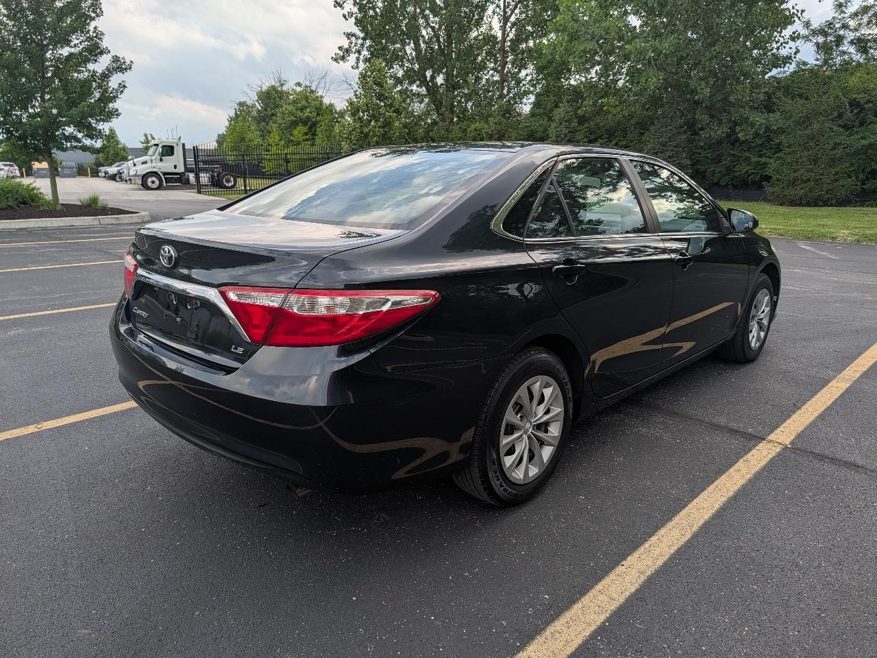 Toyota Camry LE (Natl) 2017