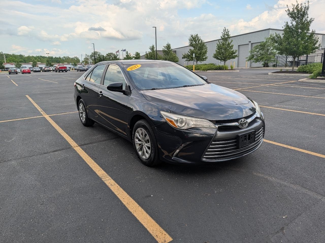 Toyota Camry LE (Natl) 2017