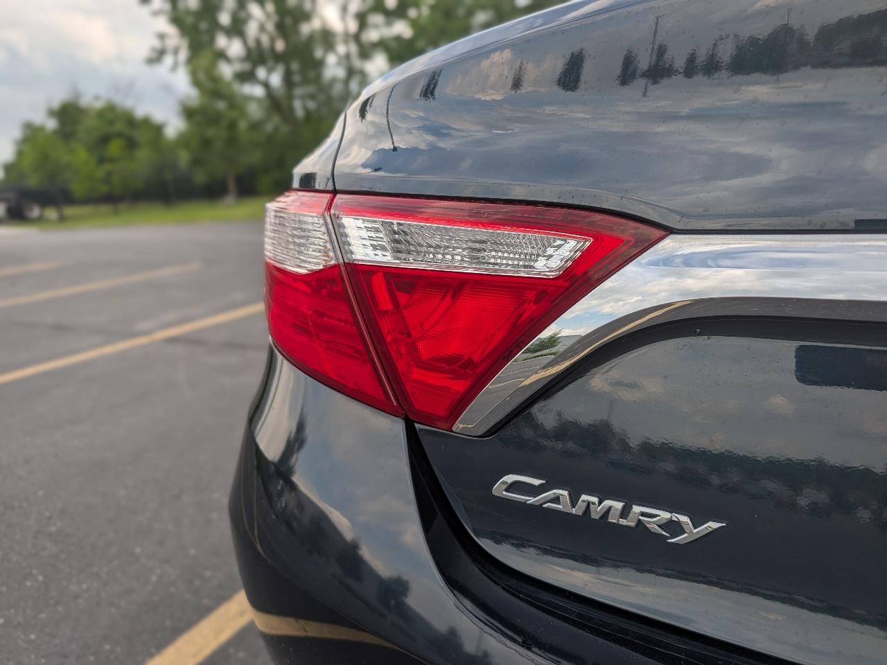 Toyota Camry LE (Natl) 2017