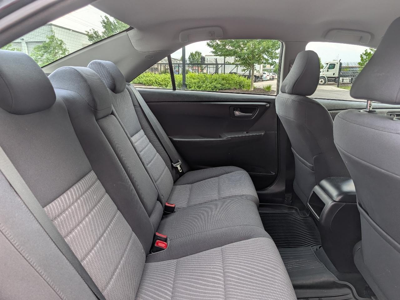 Toyota Camry LE (Natl) 2017