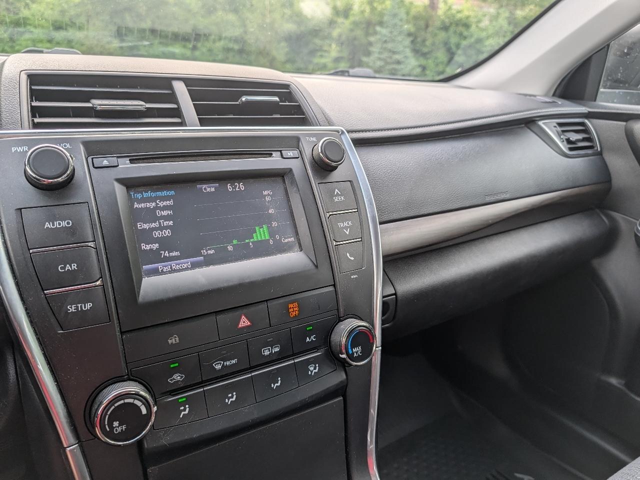 Toyota Camry LE (Natl) 2017