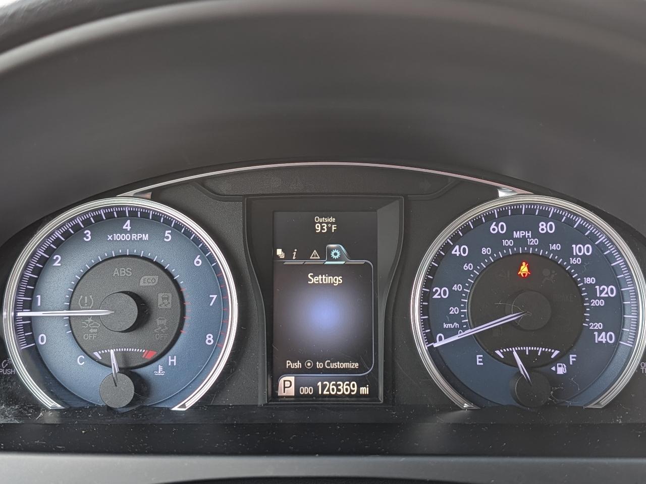 Toyota Camry LE (Natl) 2017