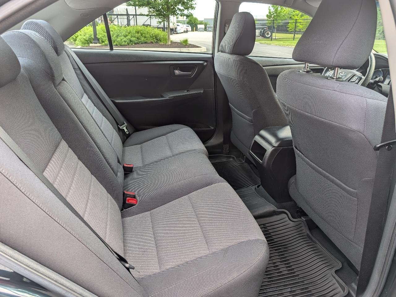 Toyota Camry LE (Natl) 2017
