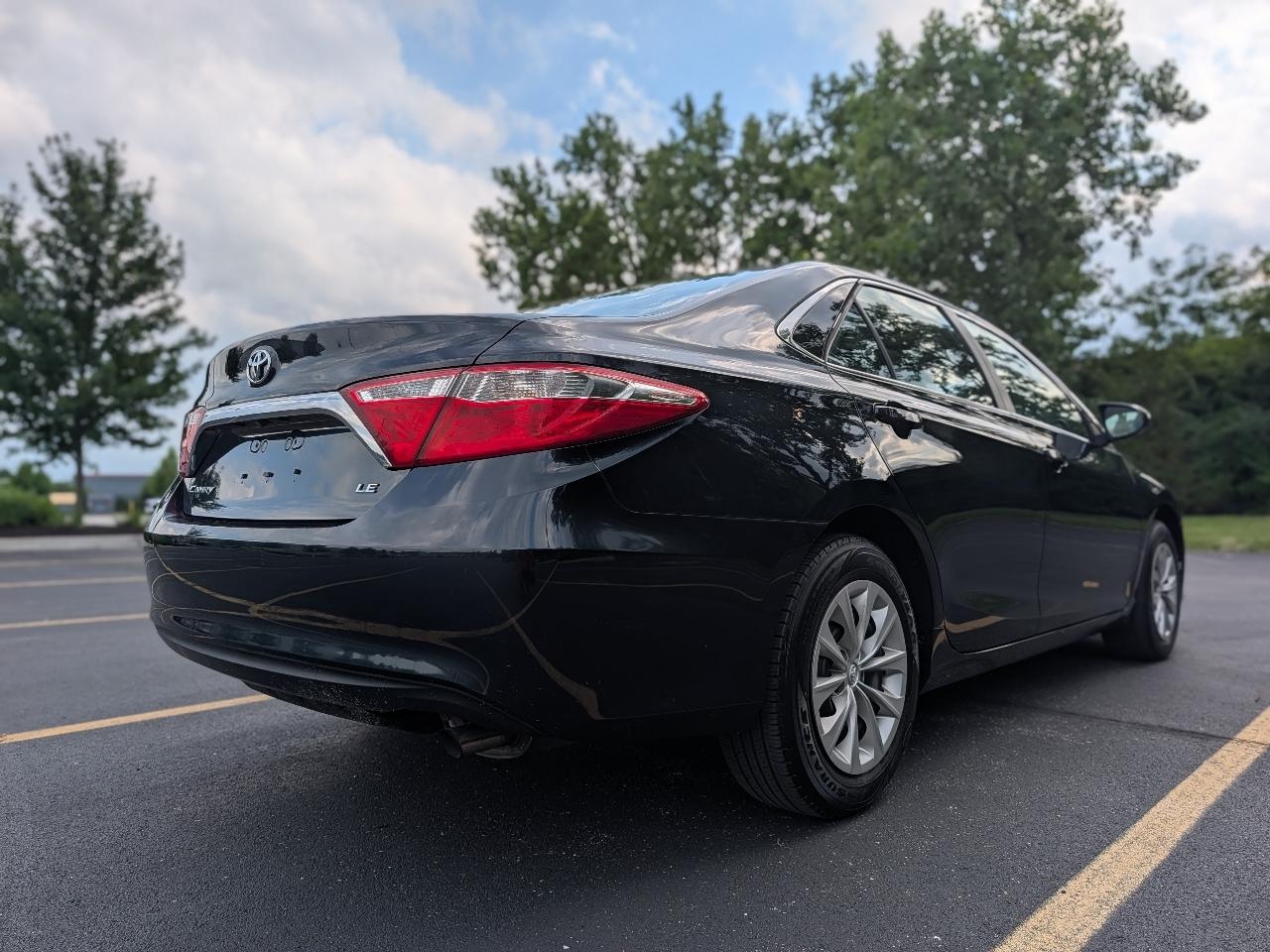 Toyota Camry LE (Natl) 2017