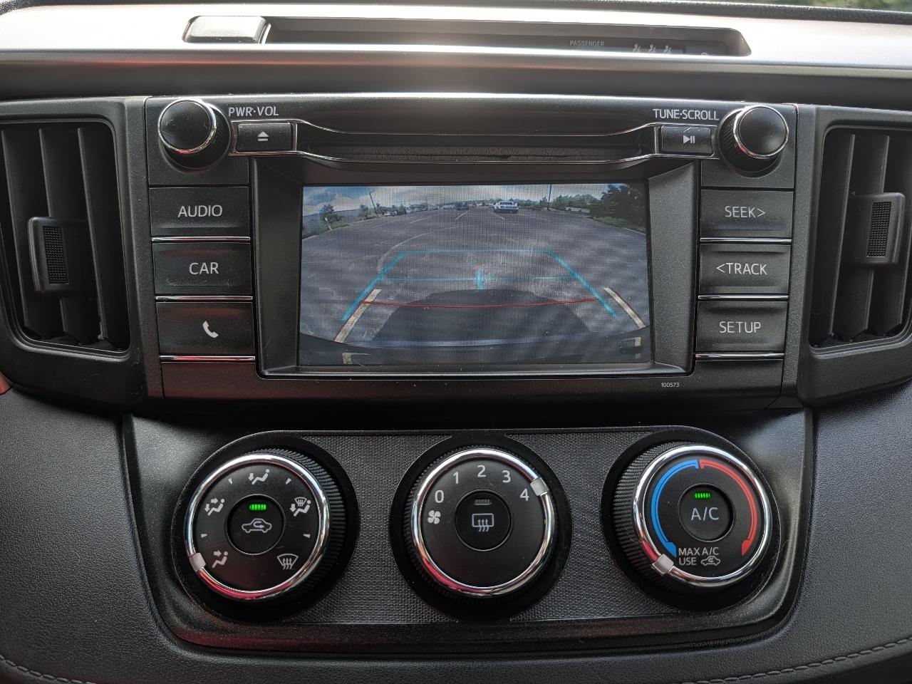 Toyota RAV4 LE AWD 2017