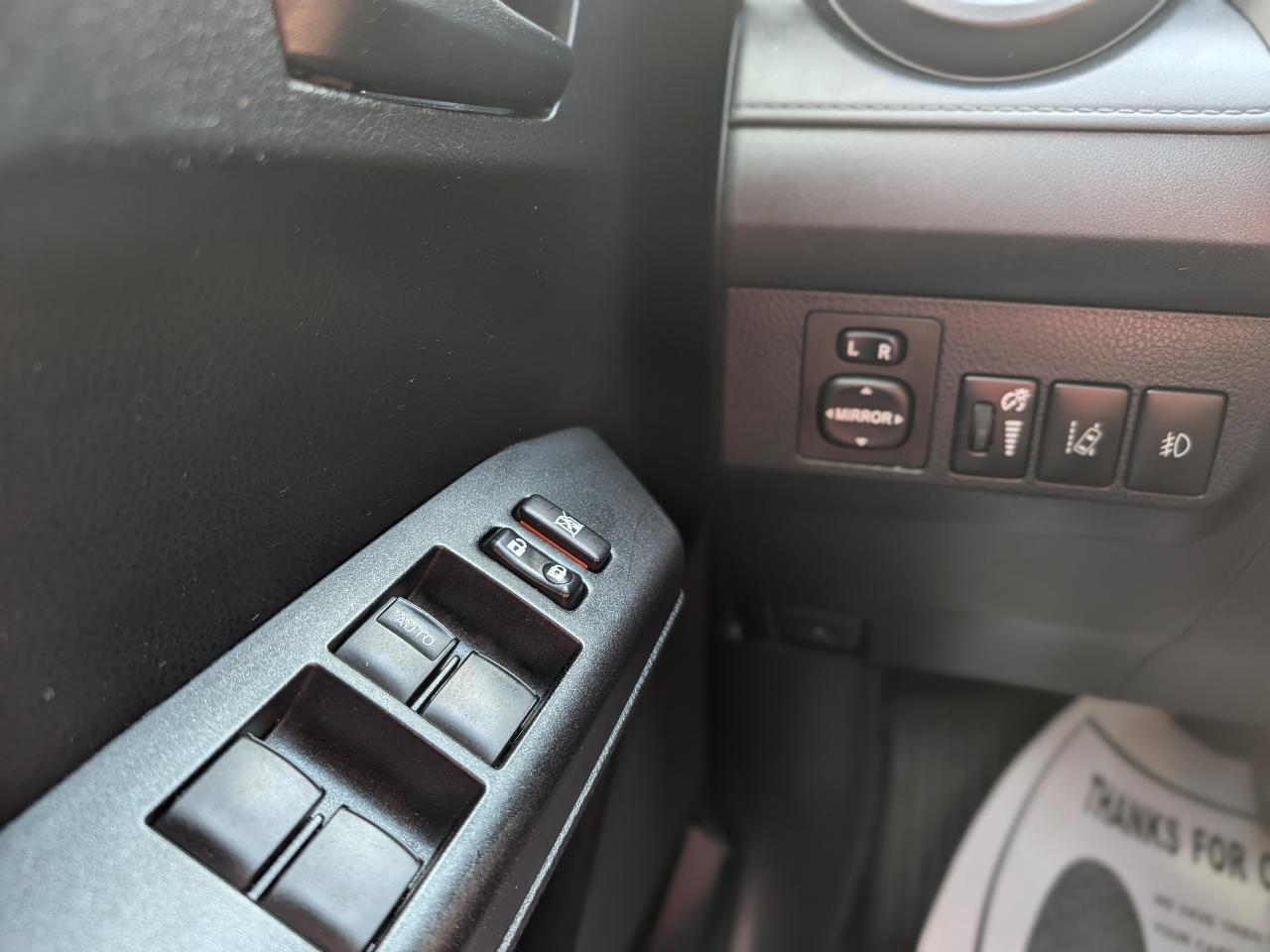 Toyota RAV4 LE AWD 2017