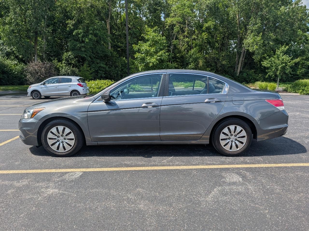 Honda Accord LX sedan AT 2012