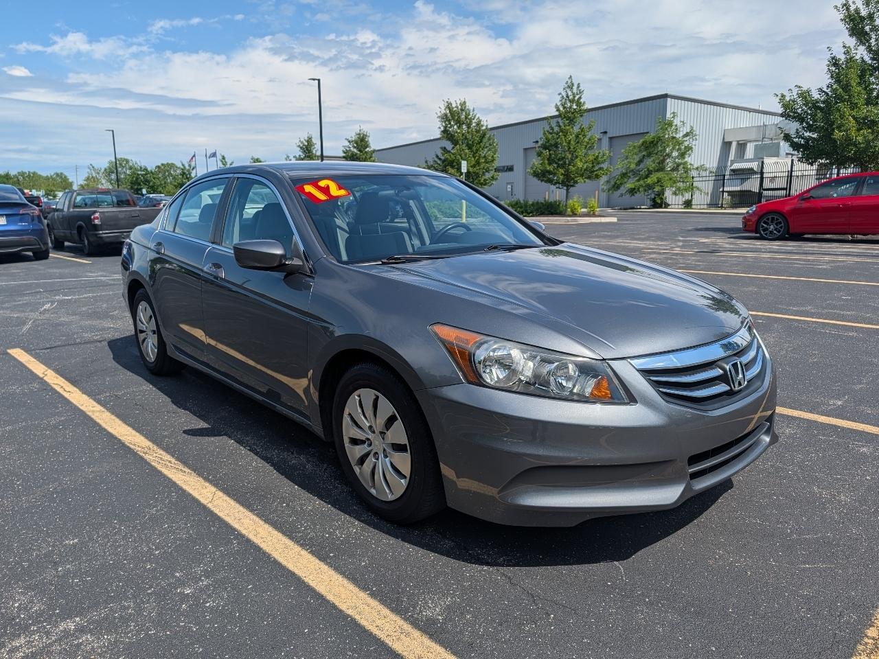 Honda Accord LX sedan AT 2012