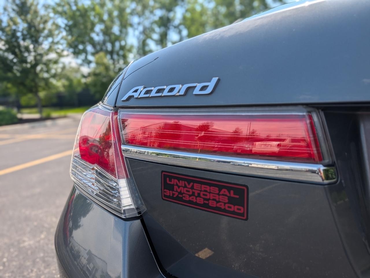 Honda Accord LX sedan AT 2012