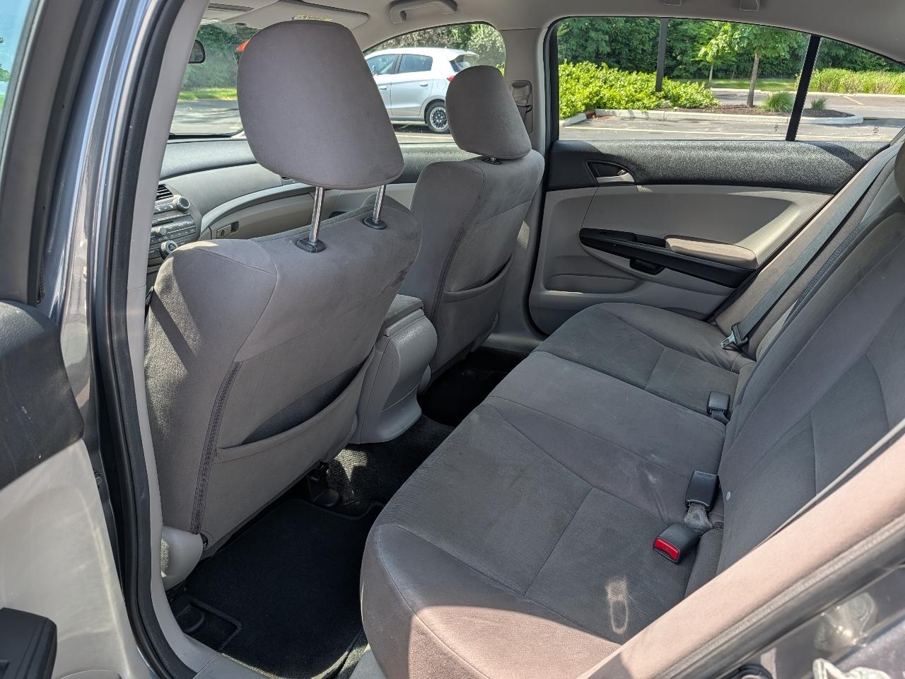 Honda Accord LX sedan AT 2012