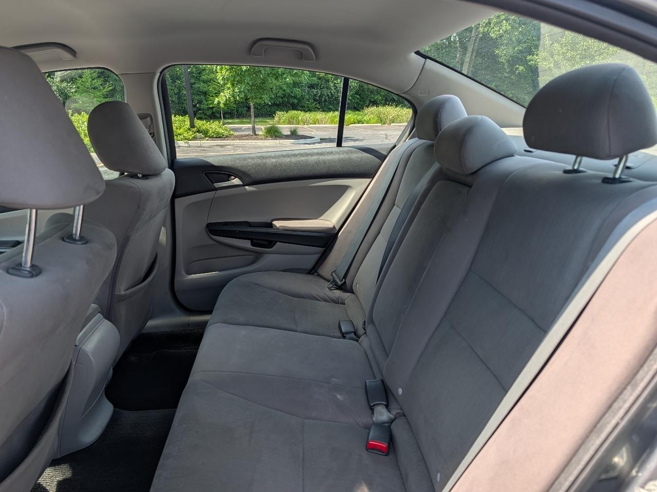 Honda Accord LX sedan AT 2012
