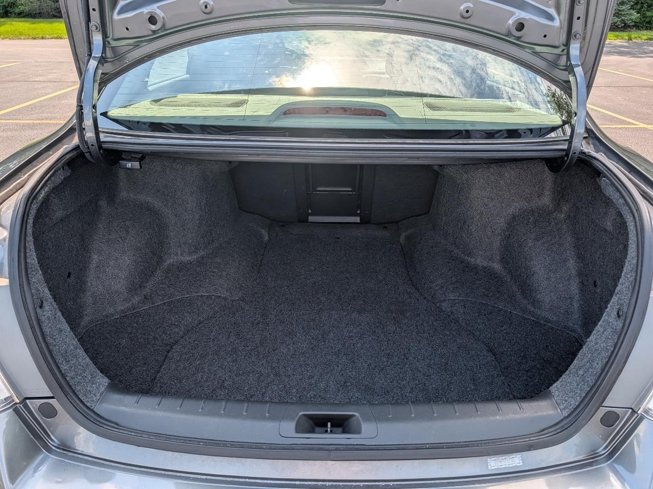 Honda Accord LX sedan AT 2012