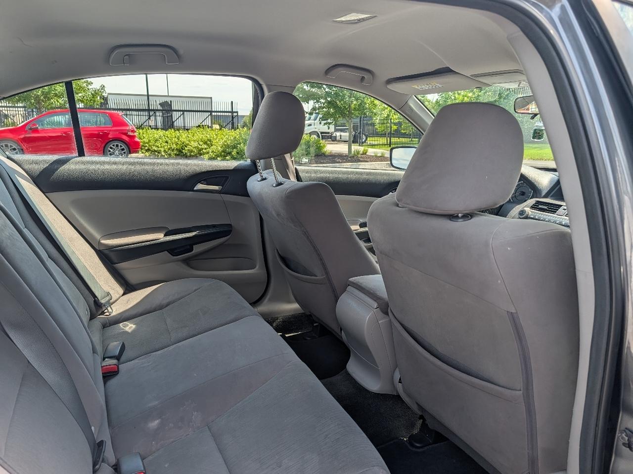 Honda Accord LX sedan AT 2012