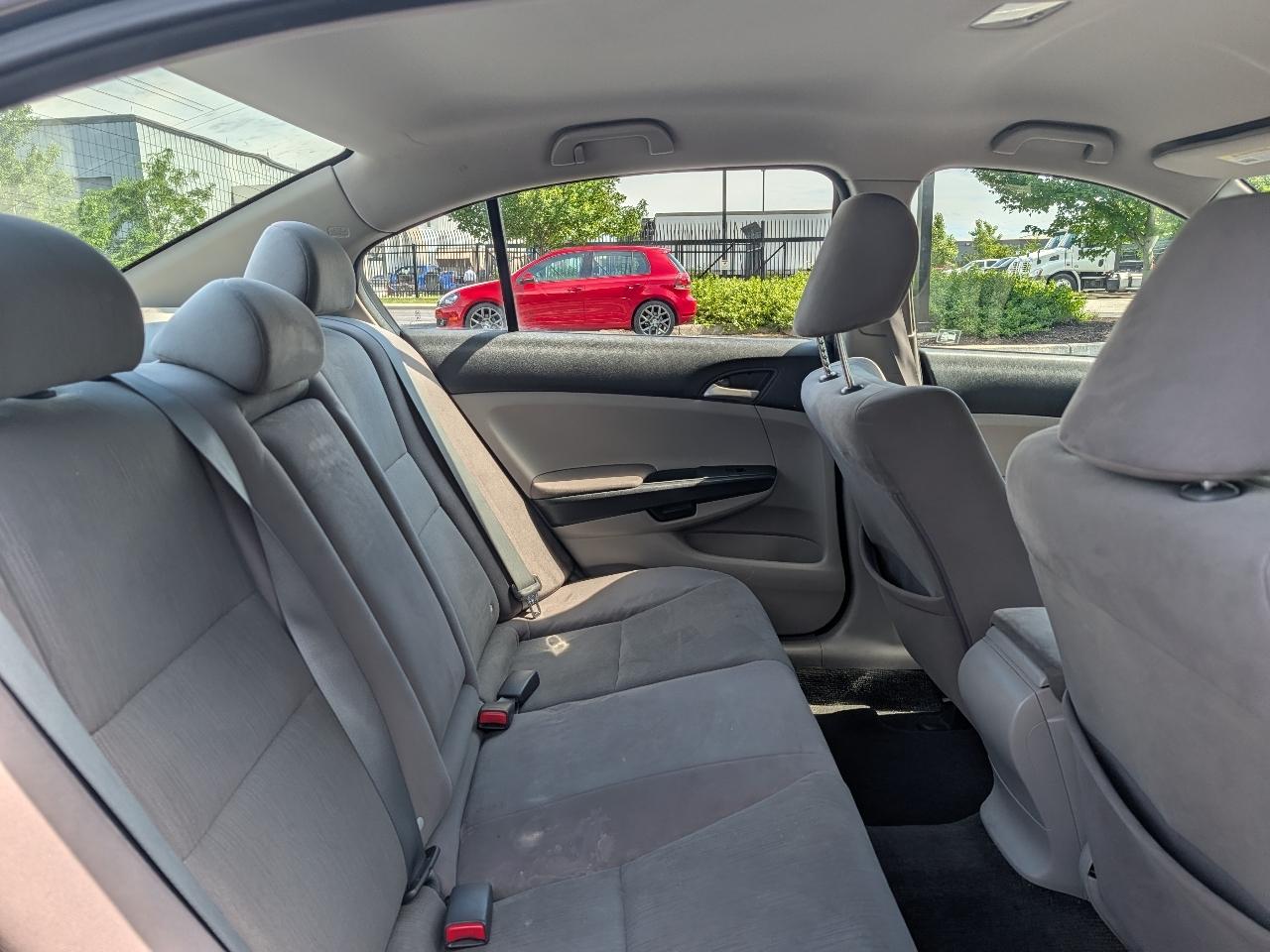 Honda Accord LX sedan AT 2012