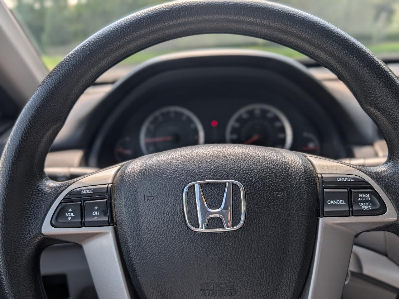 Honda Accord LX sedan AT 2012