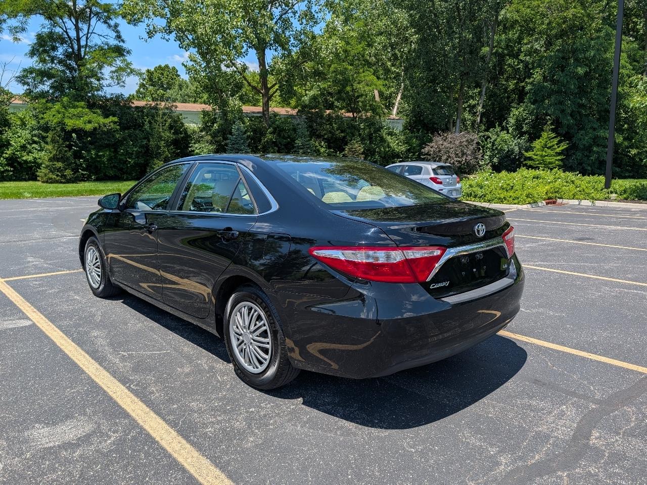 Toyota Camry LE (Natl) 2015