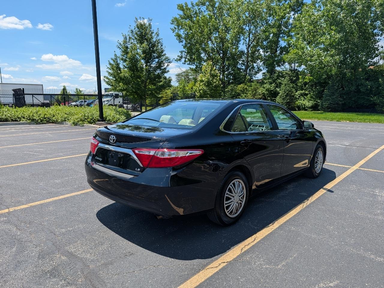 Toyota Camry LE (Natl) 2015